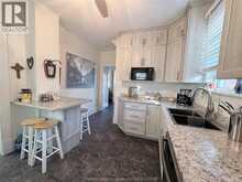 158 LORNE AVENUE | Chatham Ontario | Slide Image Sixteen
