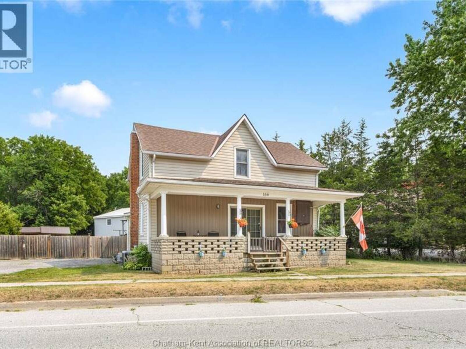 166 LONDON ROAD, Chatham-Kent, Ontario N0P 2K0