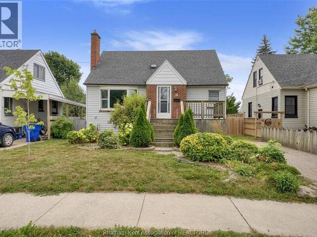 12 McKinnon DRIVE Chatham Ontario, N7M 1B4 - 4 Bedrooms Home For Sale