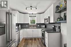 64 Park AVENUE East | Chatham Ontario | Slide Image Thirteen