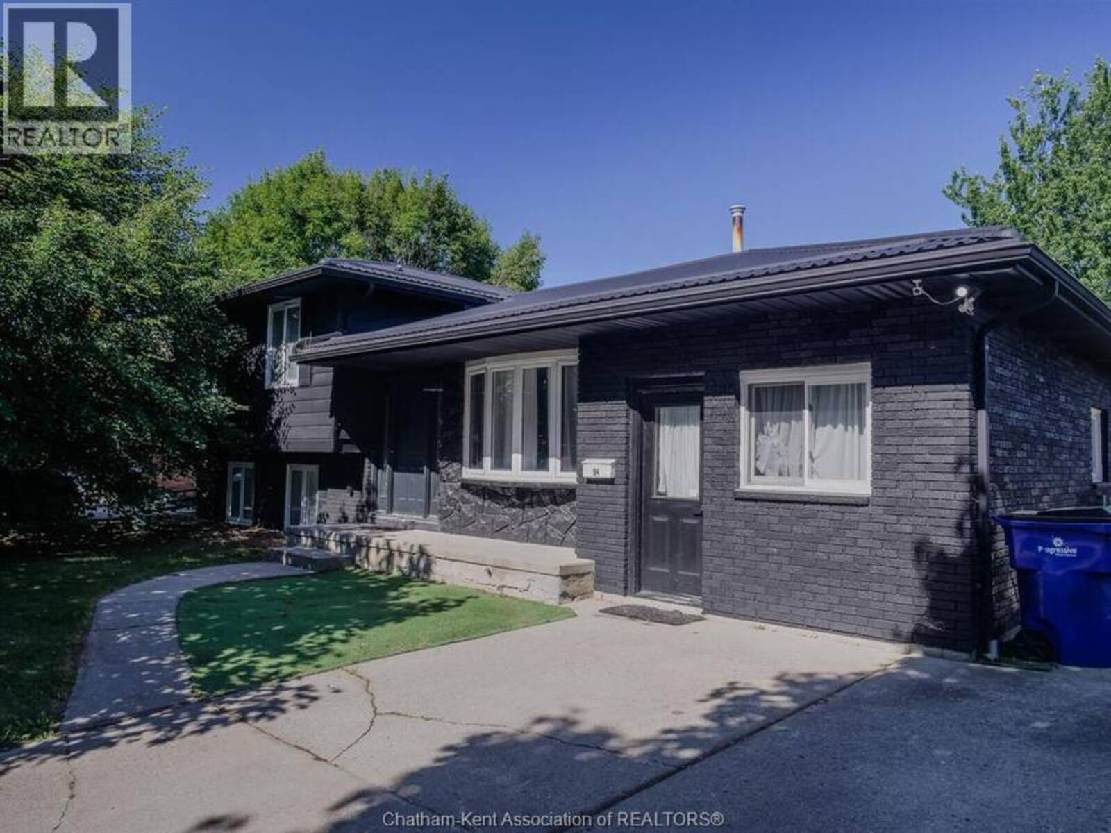 94 OTTAWA DRIVE, Chatham, Ontario N7L 2J6