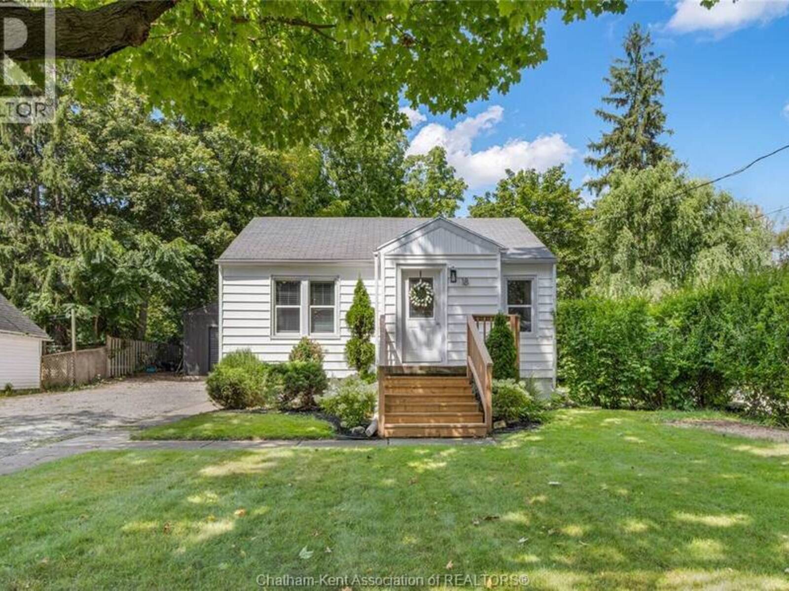 18 CATHCART STREET East, Chatham-Kent, Ontario N0P 2C0