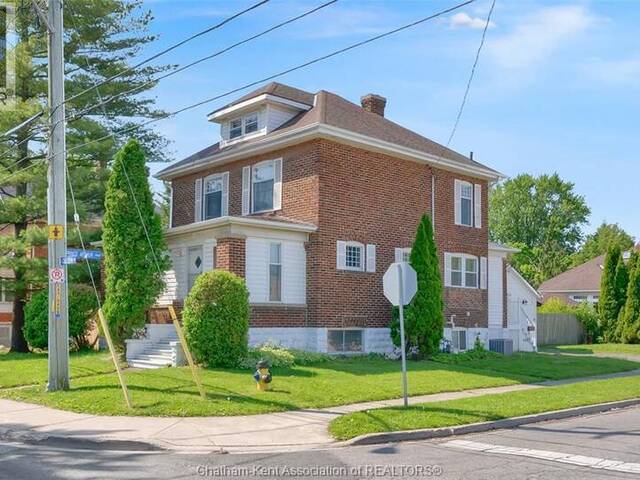 448 Queen STREET Chatham Ontario, N7M 2J3 - 6 Bedrooms Home For Sale