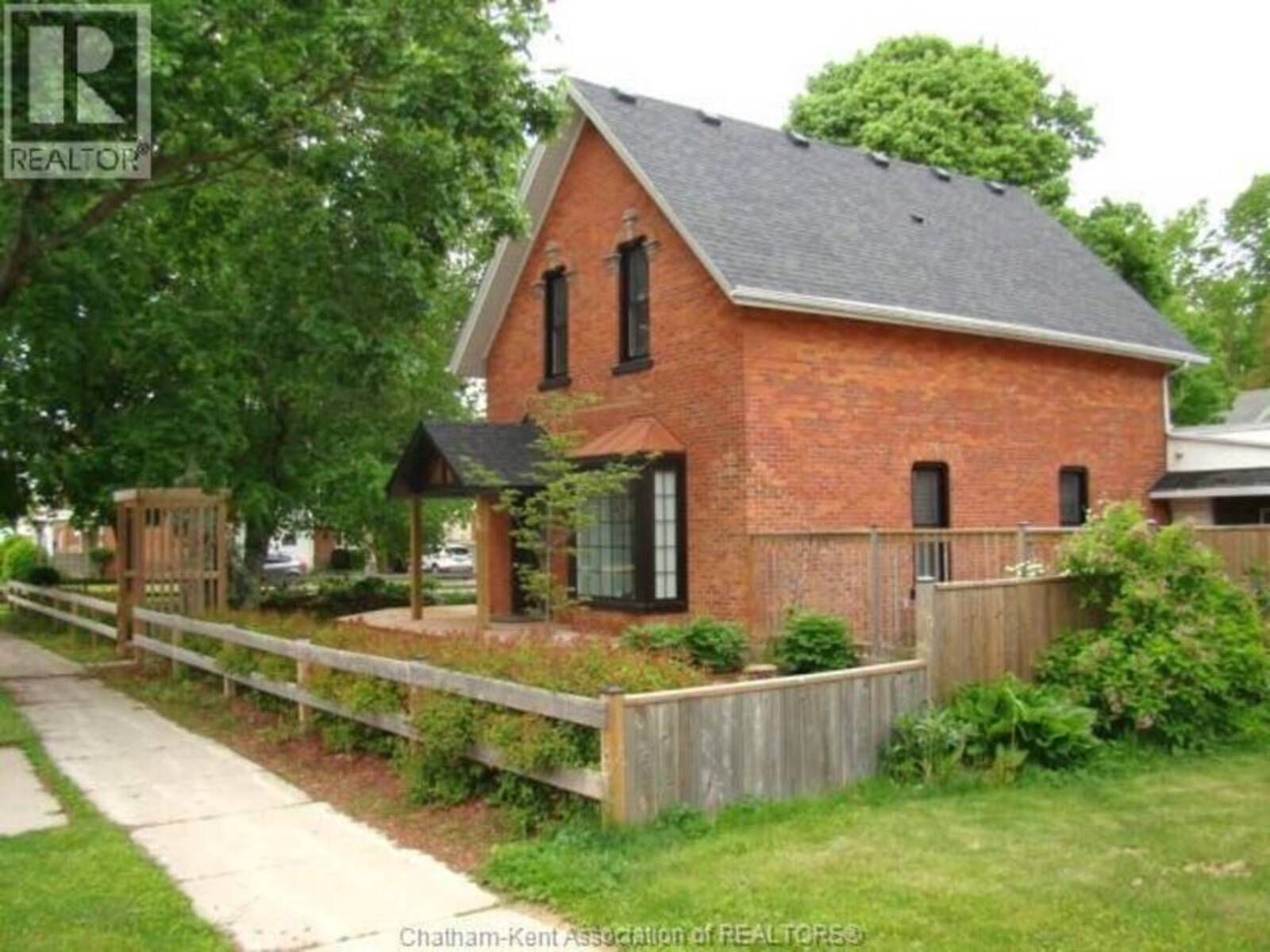 26 ERIE STREET South, Chatham-Kent, Ontario N0P 2C0