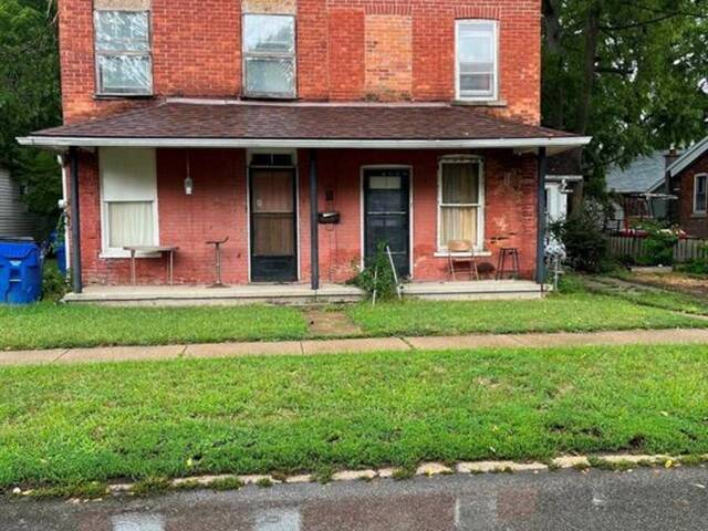 181-183 WELLINGTON STREET East Chatham Ontario, N7M 3P2 - 5 Bedrooms Home For Sale
