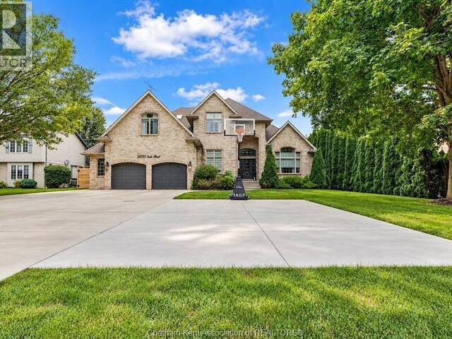 22735 Creek ROAD Chatham Ontario, N7M 0L3 - 5 Bedrooms Home For Sale