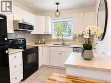 8 Hampton COURT | Chatham Ontario | Slide Image Ten