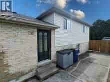 8 Hampton COURT | Chatham Ontario | Slide Image Two