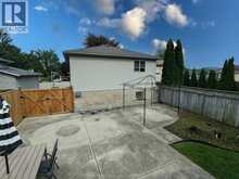 8 Hampton COURT | Chatham Ontario | Slide Image Three