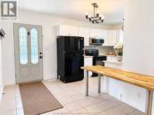 8 Hampton COURT | Chatham Ontario | Slide Image Nine