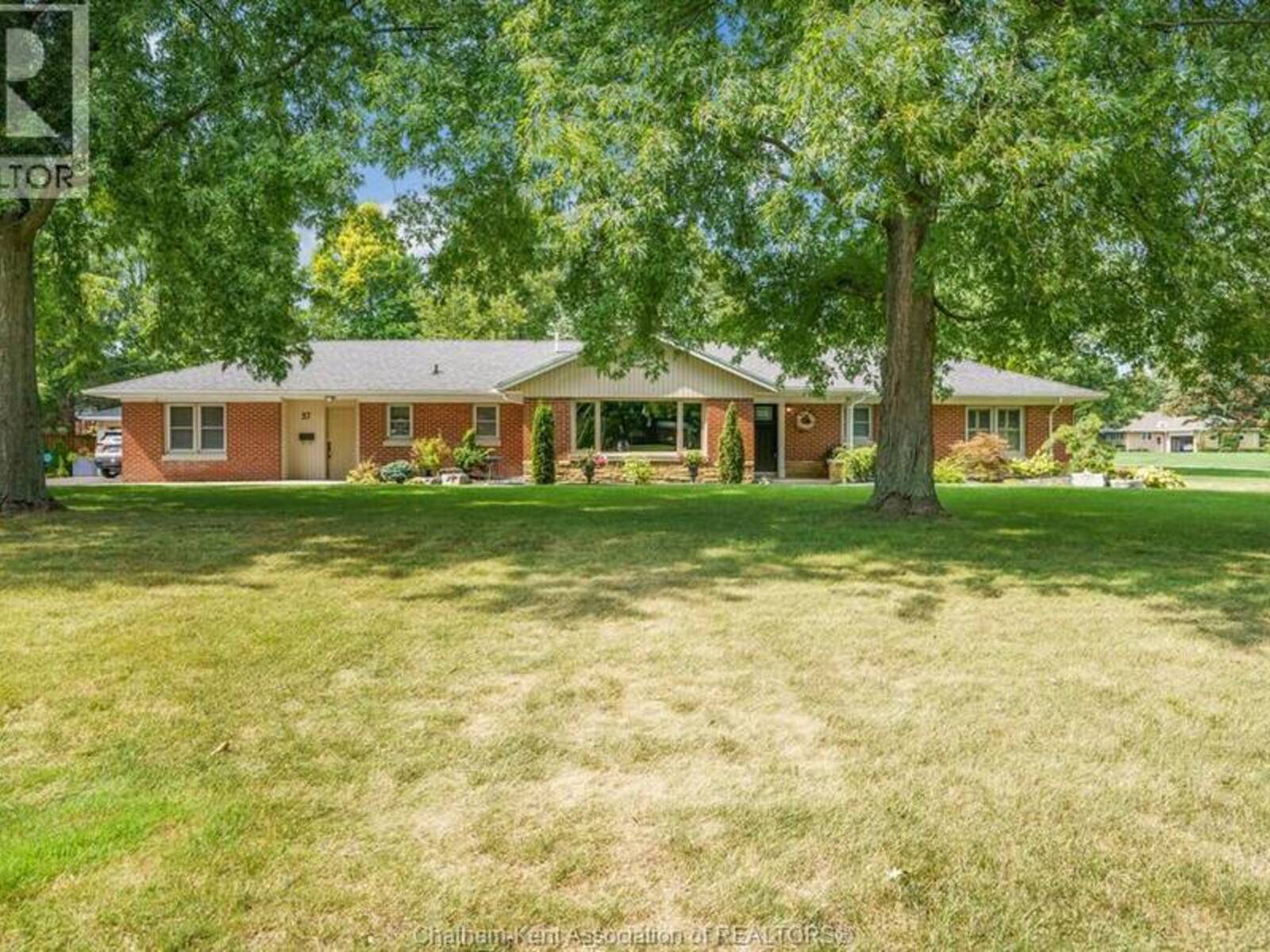 37 Gregory DRIVE East, Chatham, Ontario N7L 2R2