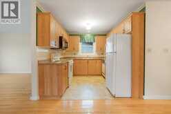 15 MONARCH DRIVE | Chatham Ontario | Slide Image Ten