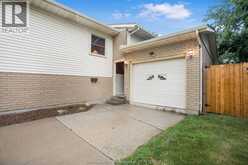15 MONARCH DRIVE | Chatham Ontario | Slide Image Twenty-eight