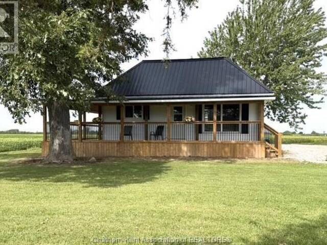 10817 Knights LINE Chatham-Kent Ontario, N0P 1A0 - 2 Bedrooms Home For Sale