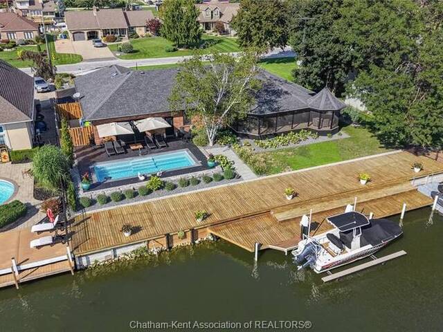 19165 BLUE WATER AVENUE Tilbury Ontario, N0P 2L0 - 3 Bedrooms Waterfront Home For sale