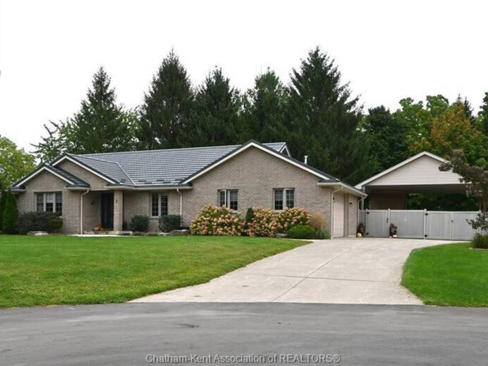 5 Parkside CRESCENT, Chatham-Kent, Ontario N0P 2C0