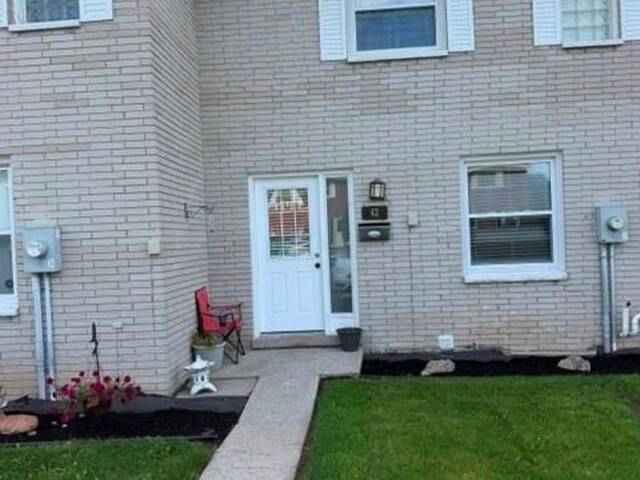 42 Orchard PLACE Chatham Ontario, N7M 1A6 - 3 Bedrooms Condo For Sale