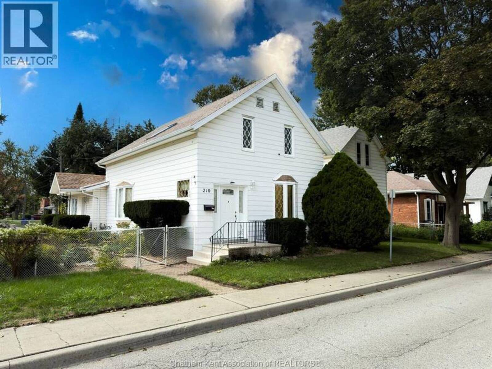210 Adelaide STREET South, Chatham, Ontario N7M 4R9