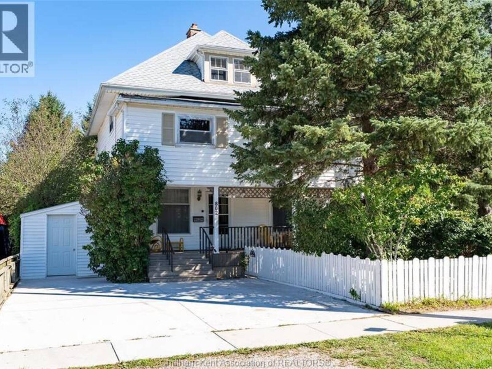 802 ELGIN STREET, Wallaceburg, Ontario N8A 3C5