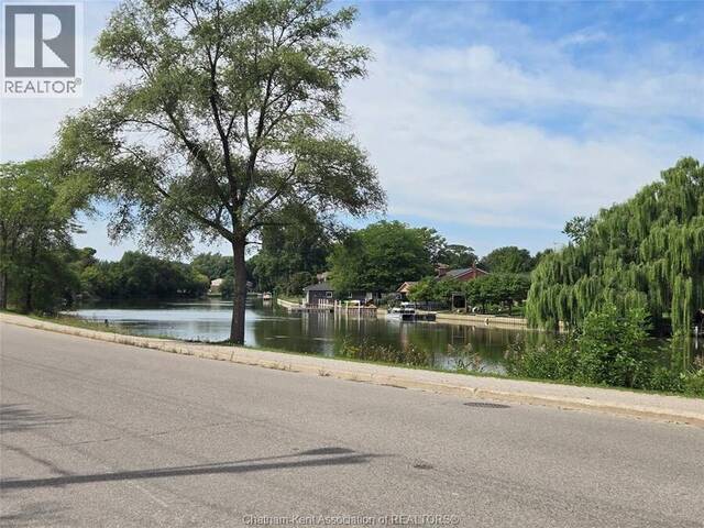 842 Wallace STREET Wallaceburg Ontario, N8A 4L3 - Waterfront Land For Sale