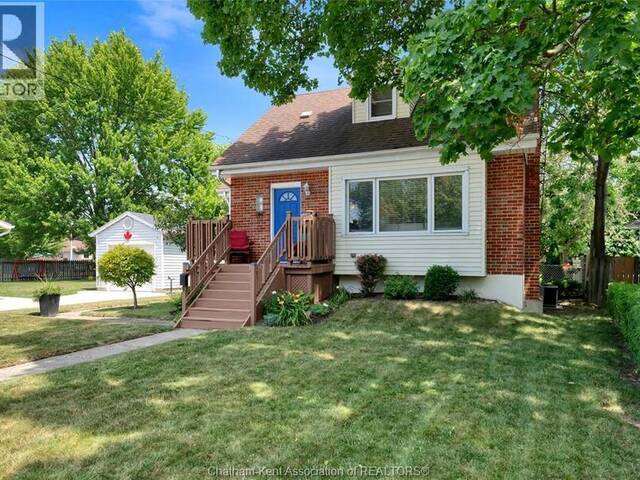 94 Dundas STREET Wallaceburg Ontario, N8A 2J2 - 3 Bedrooms Waterfront Home For sale