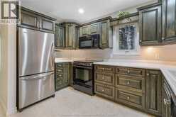 36 HENRY O' WAY | Chatham Ontario | Slide Image Thirteen