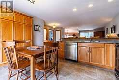 7 FROBISHER COURT | Chatham Ontario | Slide Image Thirteen