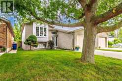 7 FROBISHER COURT | Chatham Ontario | Slide Image Three