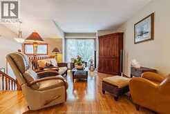 7 FROBISHER COURT | Chatham Ontario | Slide Image Eight