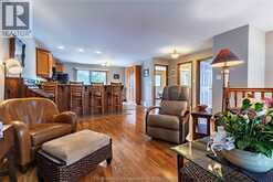 7 FROBISHER COURT | Chatham Ontario | Slide Image Nine