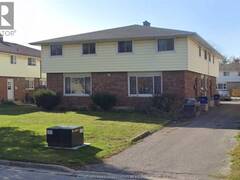 40 Timmins CRESCENT Chatham Ontario, N7L 4E1