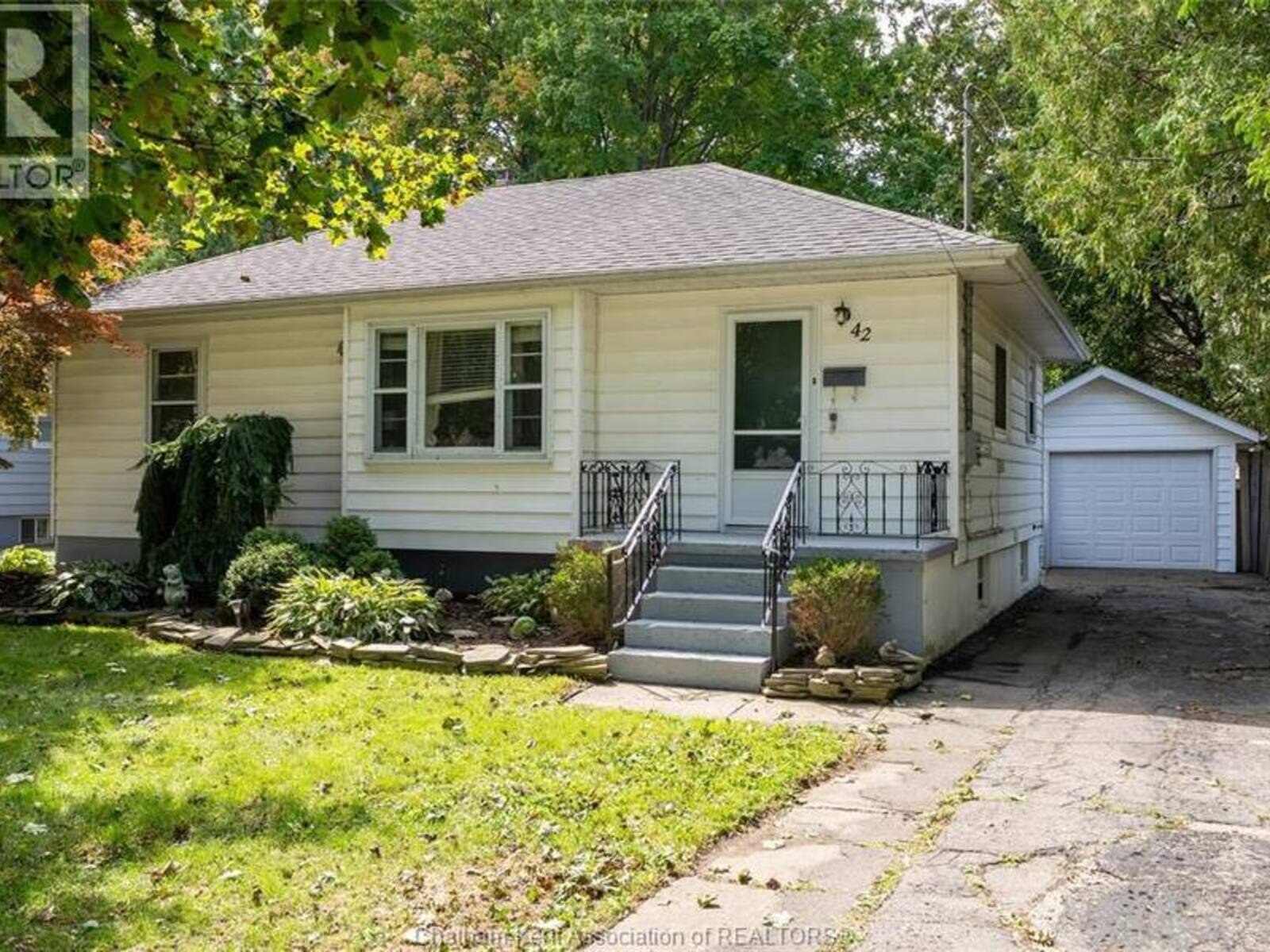 42 Canterbury STREET, Chatham, Ontario N7L 3S5