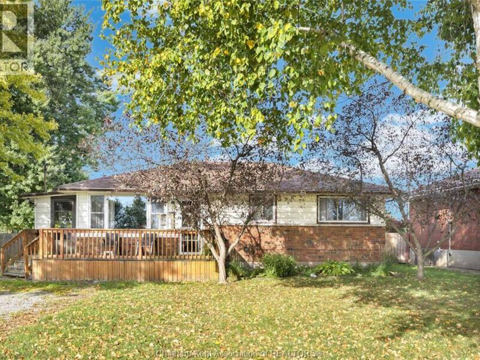 686 Albert STREET, Wallaceburg, Ontario N8A 1Y9