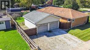 410 MCNAUGHTON AVENUE East | Chatham Ontario | Slide Image Thirty-three