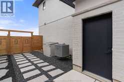 54 Dundee DRIVE West | Chatham Ontario | Slide Image Forty