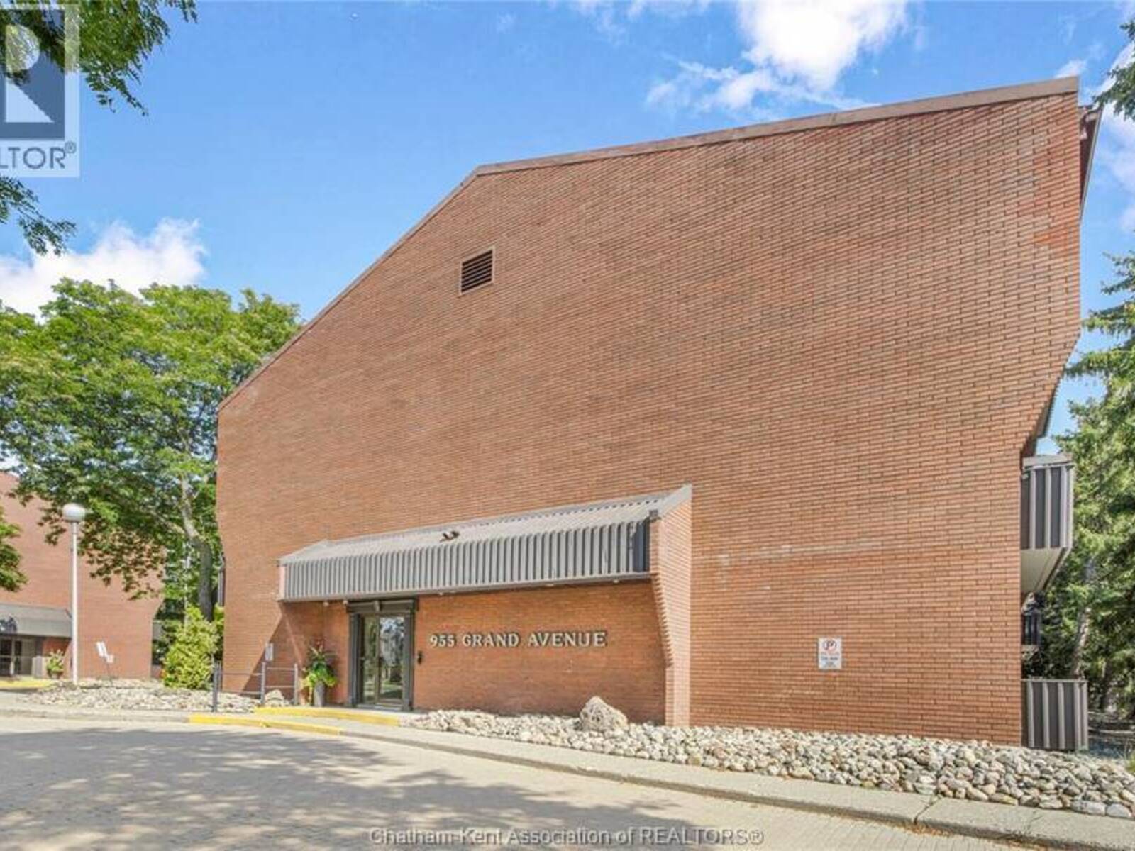 955 GRAND AVENUE West Unit# 208, Chatham, Ontario N7L 4V6