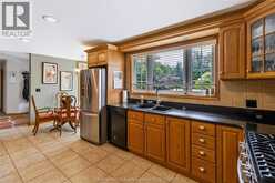 931 Charing Cross ROAD | Chatham Ontario | Slide Image Nine