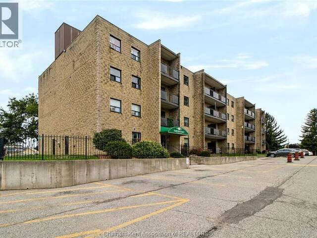 140 PARK AVENUE East Unit# 302 Chatham Ontario, N7M 3V6 - 2 Bedrooms Condo For Sale
