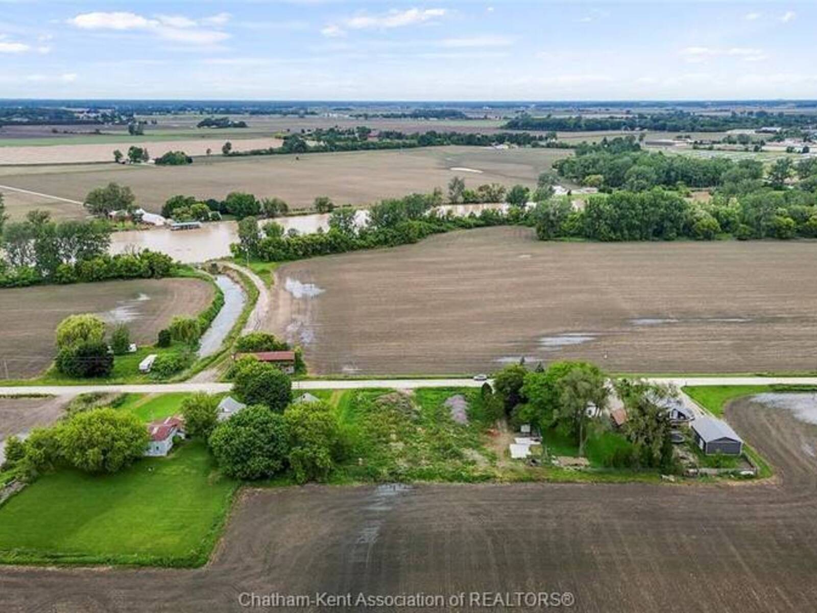 8492 Wren LINE, Wallaceburg, Ontario N8A 4L3