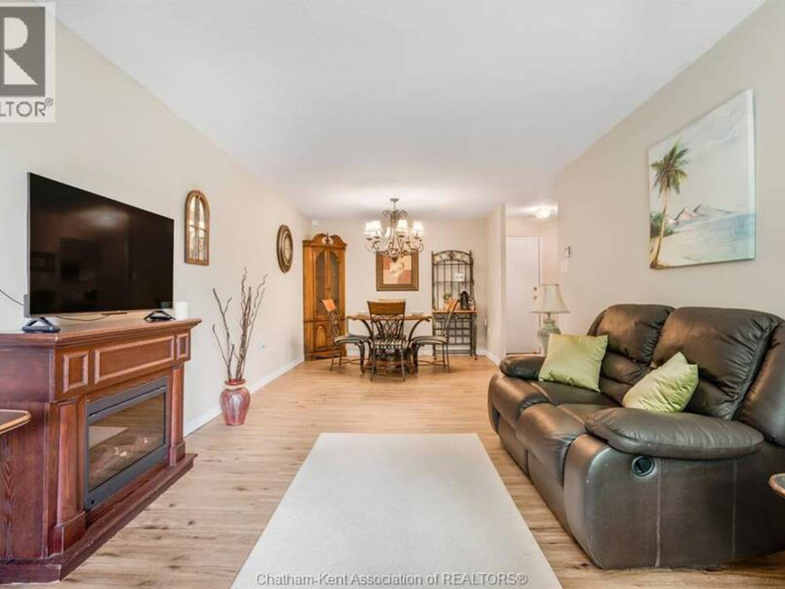 150 PARK AVENUE East Unit# 211, Chatham, Ontario N7M 3V6