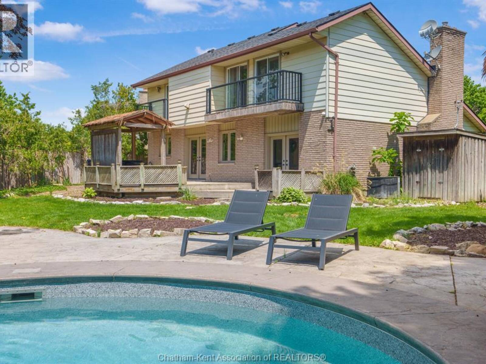 74 UNIVERSITY DRIVE, Chatham, Ontario N7L 4V5