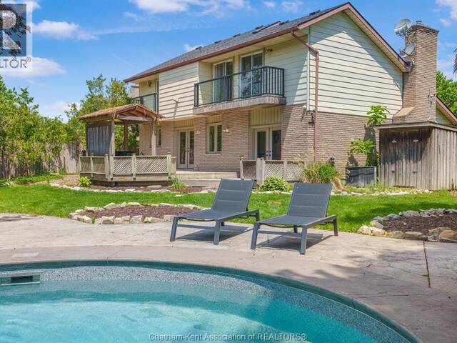 74 UNIVERSITY DRIVE Chatham Ontario, N7L 4V5 - 3 Bedrooms Home For Sale