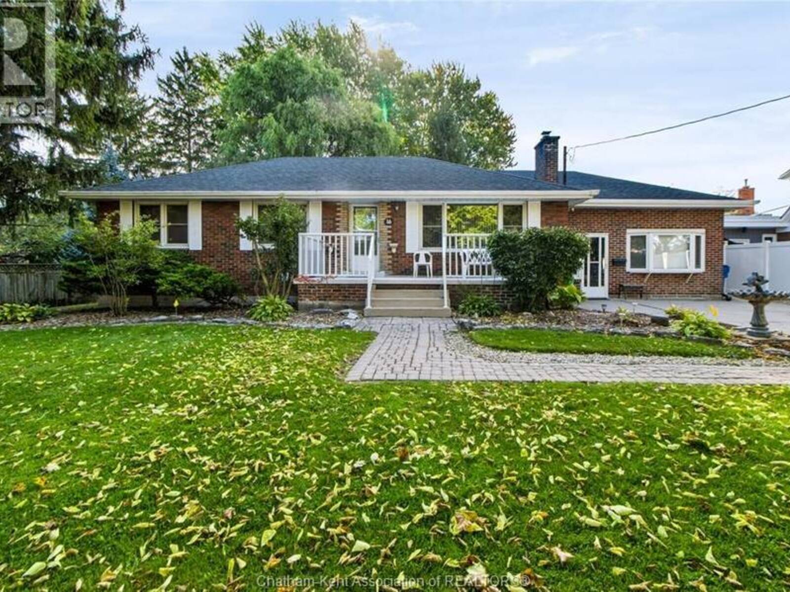 16 INDIAN CREEK ROAD West, Chatham, Ontario N7M 2E1