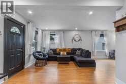 61 UNIVERSITY AVENUE | Wallaceburg Ontario | Slide Image Nine