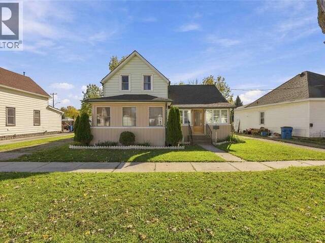 209 Queen STREET Wallaceburg Ontario, N8A 1G4 - 3 Bedrooms Home For Sale