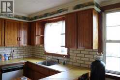 252 Chatham STREET South | Chatham-Kent Ontario | Slide Image Two