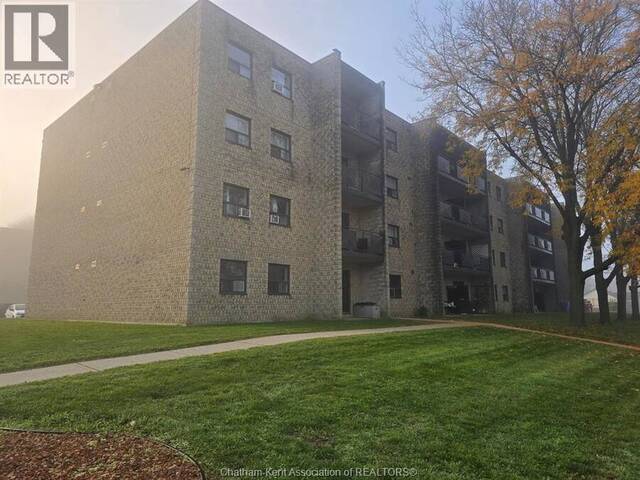 140 PARK AVENUE East Unit# 108 Chatham Ontario, N7M 3V6 - 2 Bedrooms Condo For Sale