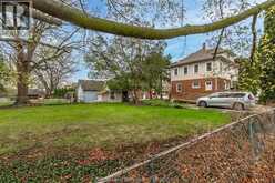 266 Grand AVENUE West | Chatham Ontario | Slide Image Thirty-two
