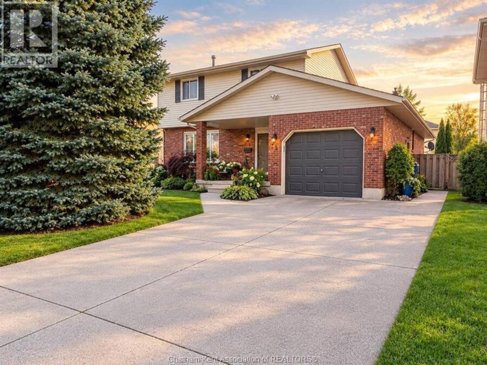 73 VALLEY ROAD, Chatham, Ontario N7L 5G2