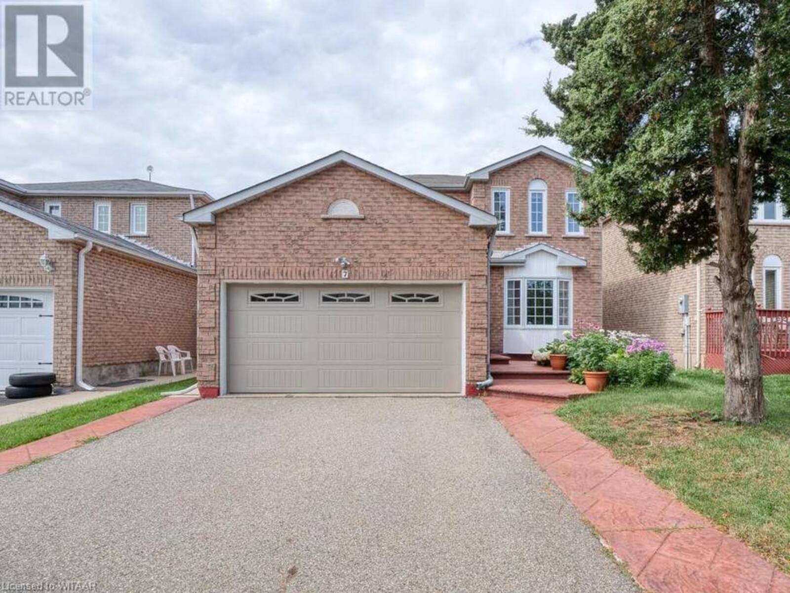 7 DUGGAN Drive, Brampton, Ontario L6Y 4K8